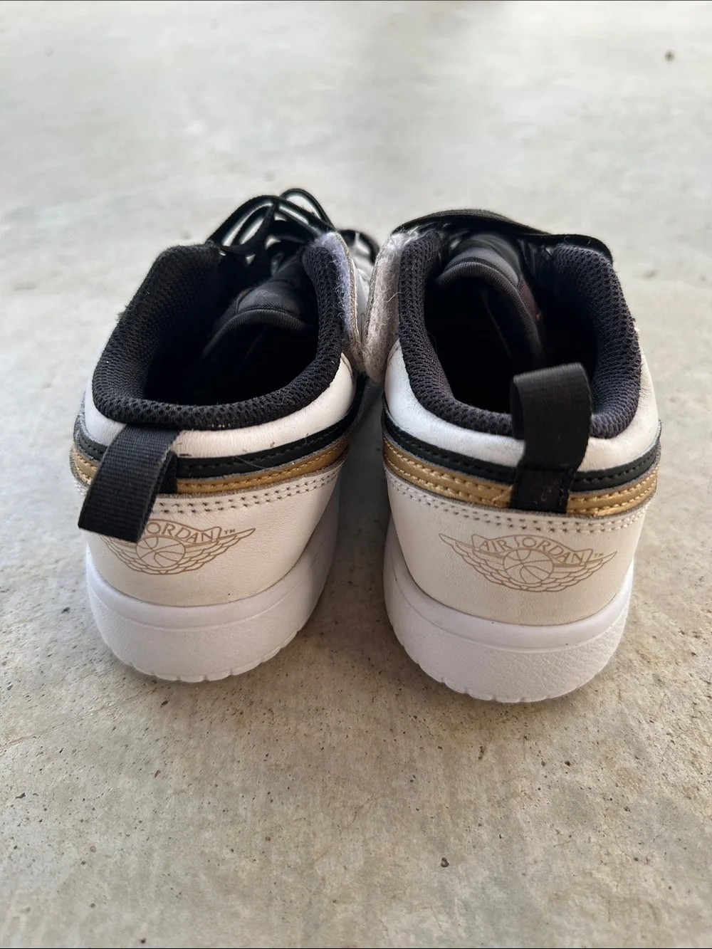 Nike Jordan 1 Low Alt sz 3 youth